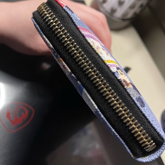 Dooney and Bourke Disney Hipster Mickey and Minnie Mouse wristlet wallet NWOT - Picture 2 of 7